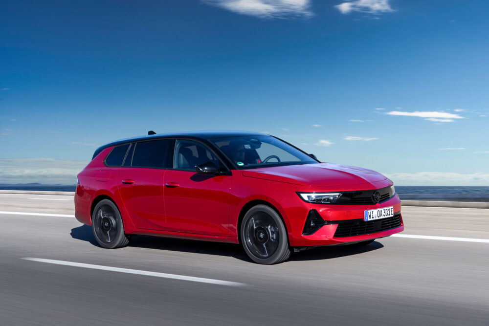 opel astra sports tourer electric