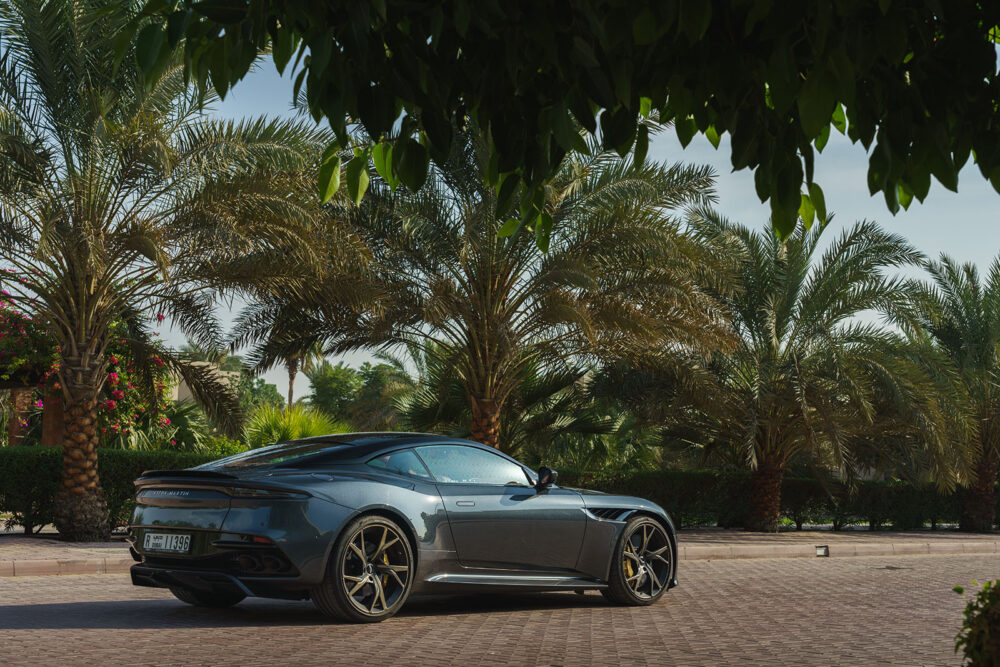aston martin dbs superleggera 02