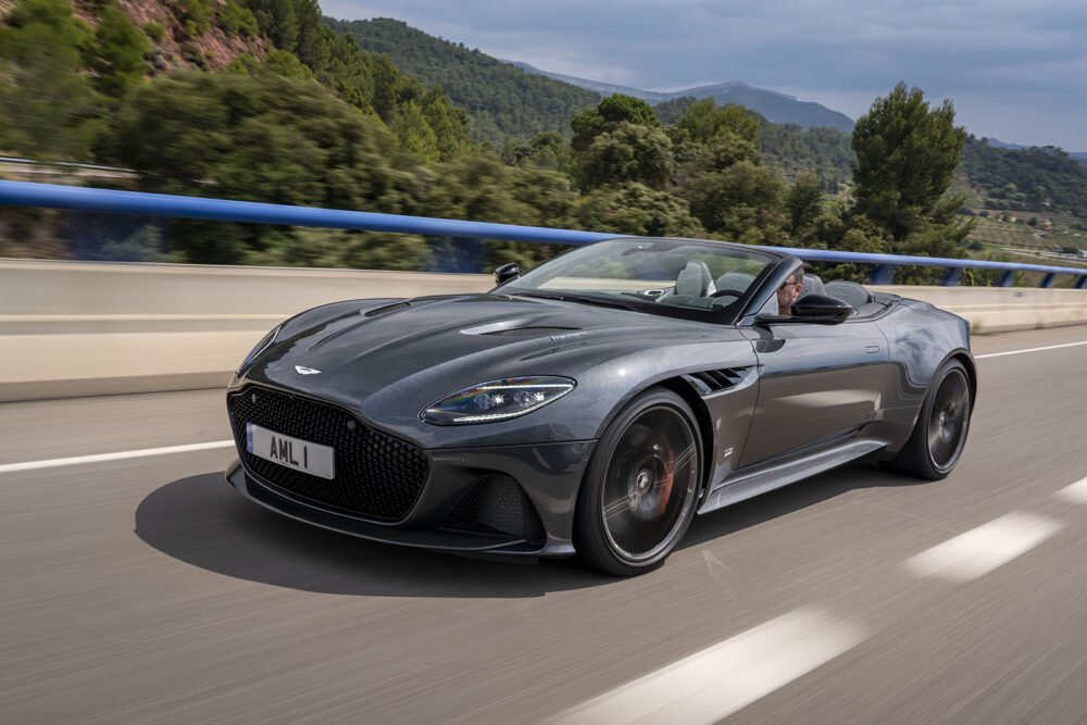 aston martin dbs superleggera volante 01