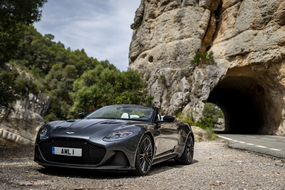aston martin dbs superleggera volante 09