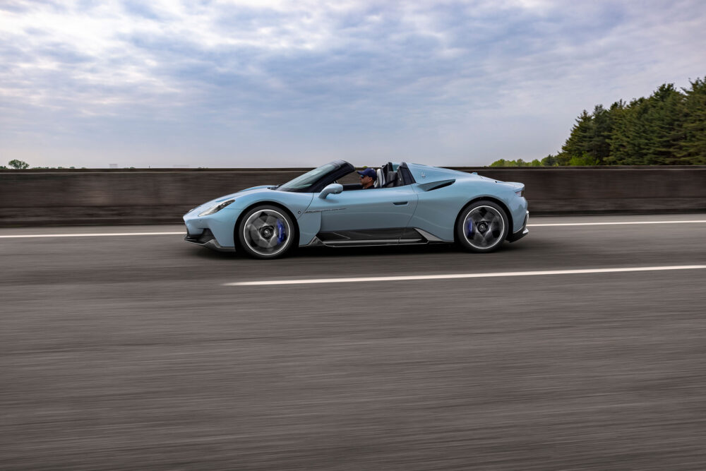 maserati mc20 cielo 01