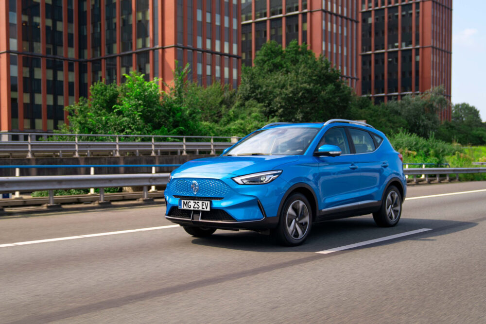 mg zs ev 06