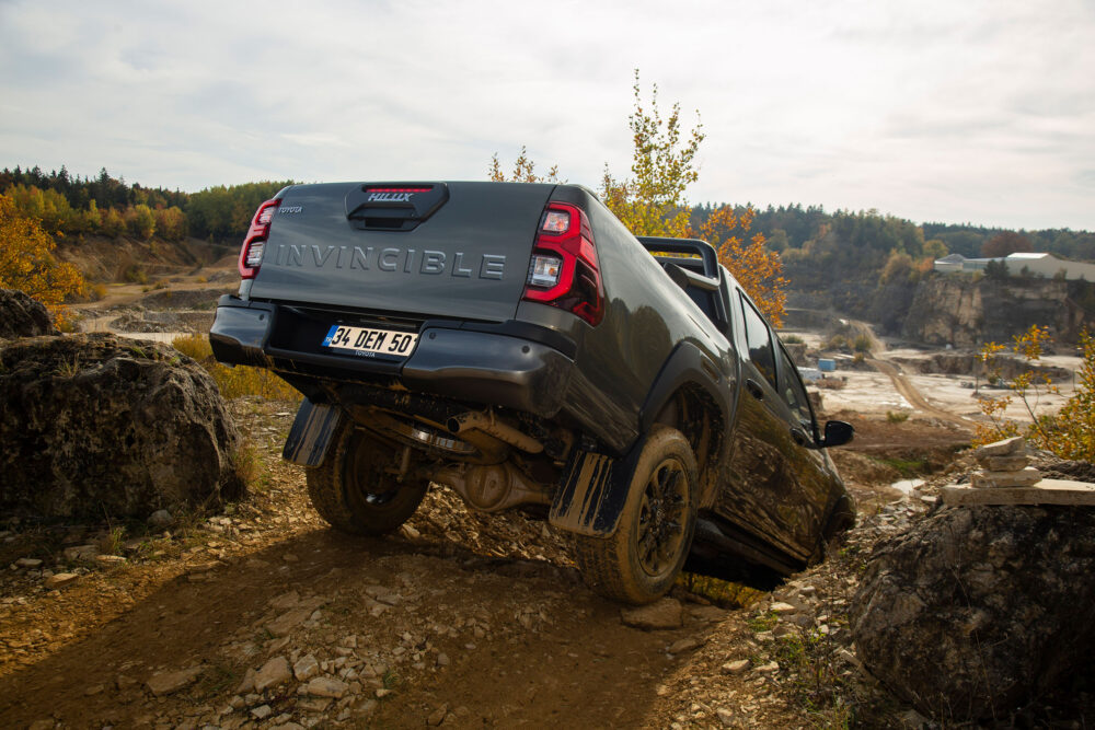 toyota hilux double cab 01
