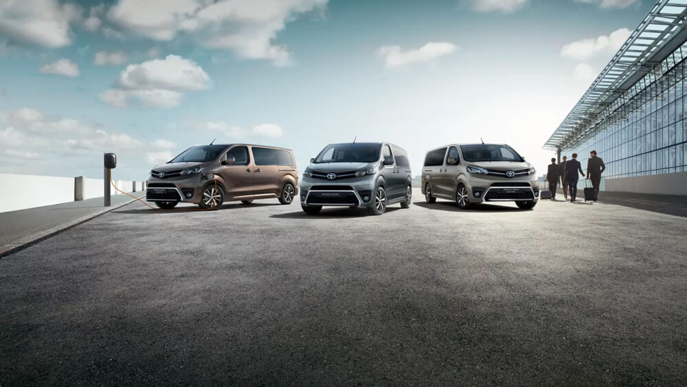 toyota proace verso 01